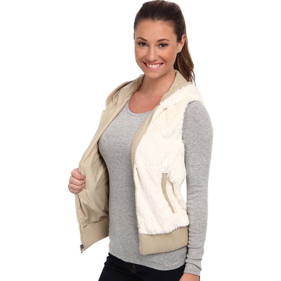 Patagonia faux fur hooded vest - Picture 2 of 7